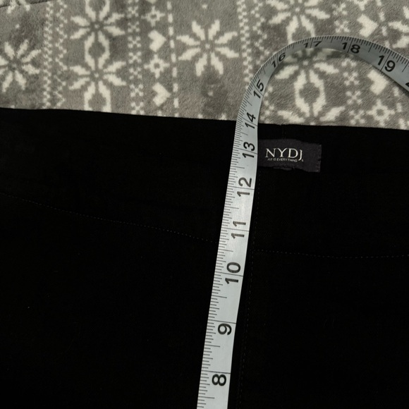 NYDJ Skinny Ankle Pull-on Jeans In Black With Sideseam Slit Size 16W - Picture 9 of 11